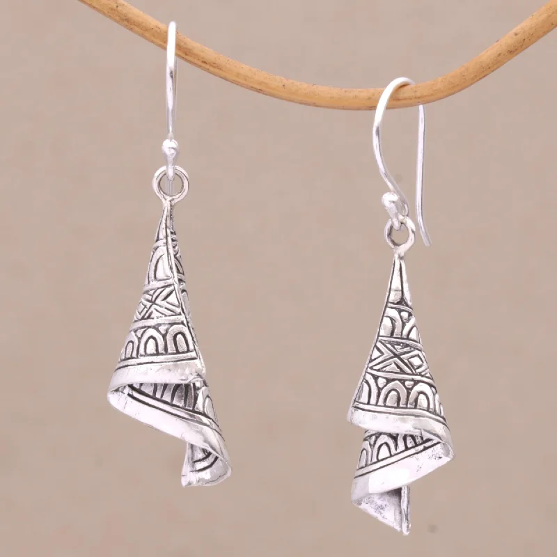 - Rabbit grass rack to prevent waste food boxShining Sonket Silver Dangle Earrings