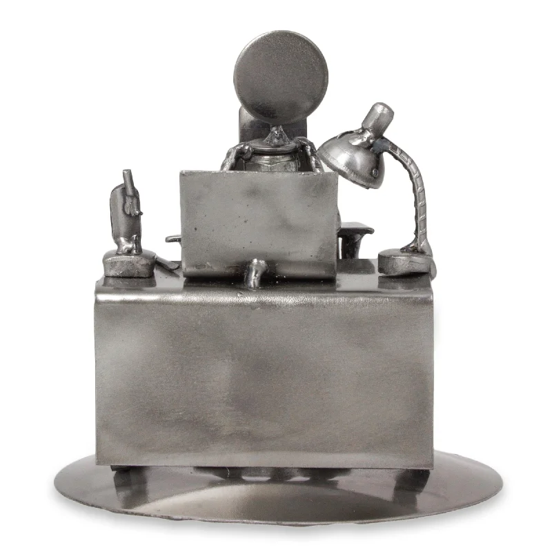 - Pregnant cat delivery room warming boxHard-Working Executive Recycled Metal Sculpture - Pregnant cat delivery room warming boxHard-Working Executive Recycled Metal Sculpture