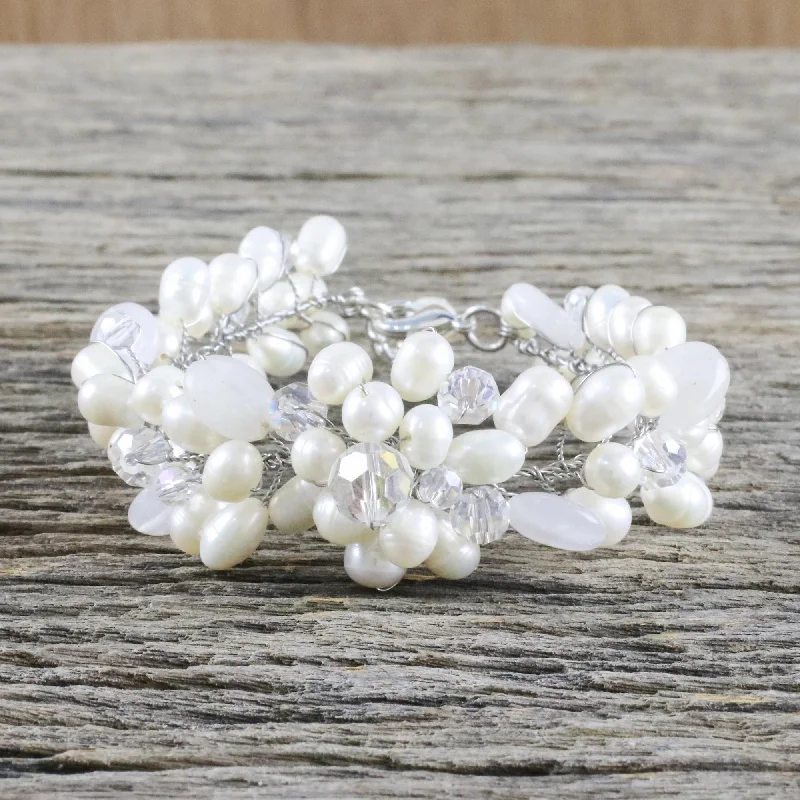 - Chinchilla cooling ice nest ceramic plateBridal Bouquet Pearl Bracelet