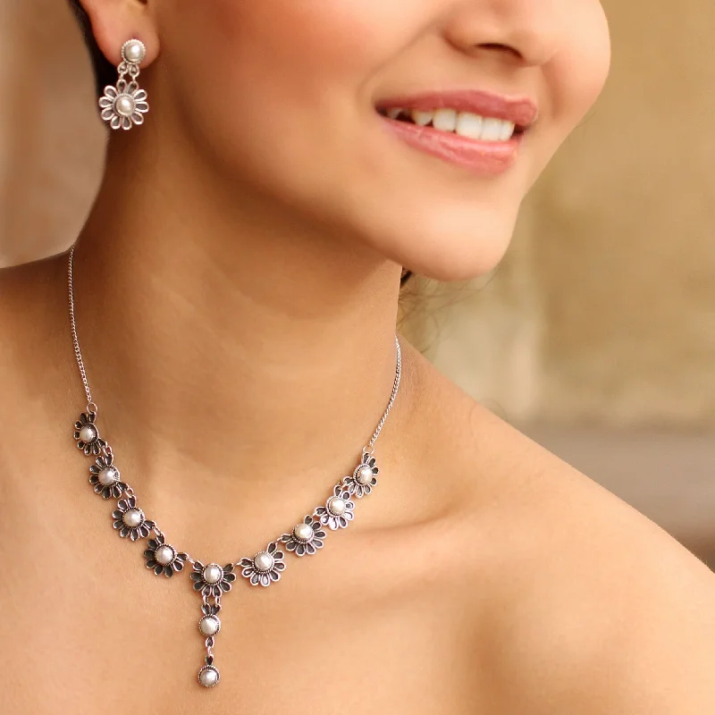  -Anti-scratch scratching board AND cat bed in onePristine Blossom Pearl Necklace