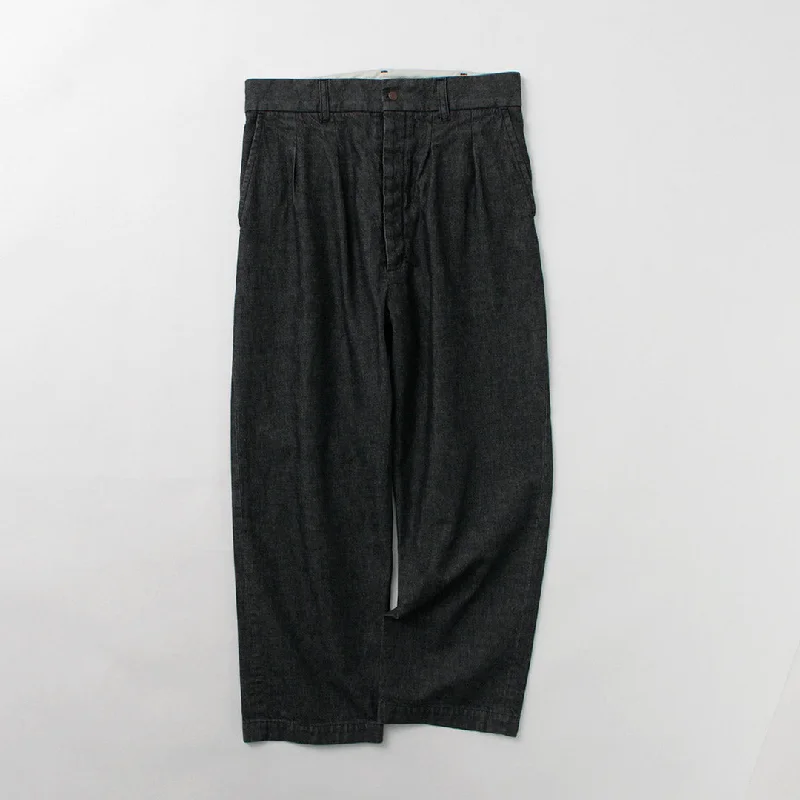 - Remote interactive pet feederFUJITO / 2 Tuck Trousers Light Ounce Denim
