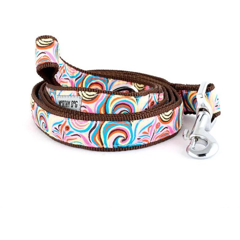  . **Dog traction rope is automatically retractable**Swirly Dog Lead