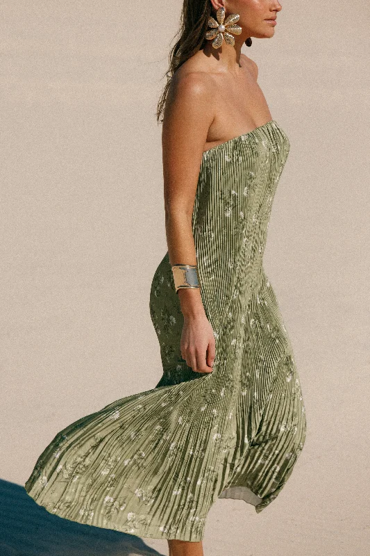 - Winter warm clothes for short-haired dogsSylvie Strapless Midi Dress - Sage Botanical - Winter warm clothes for short-haired dogsSylvie Strapless Midi Dress - Sage Botanical