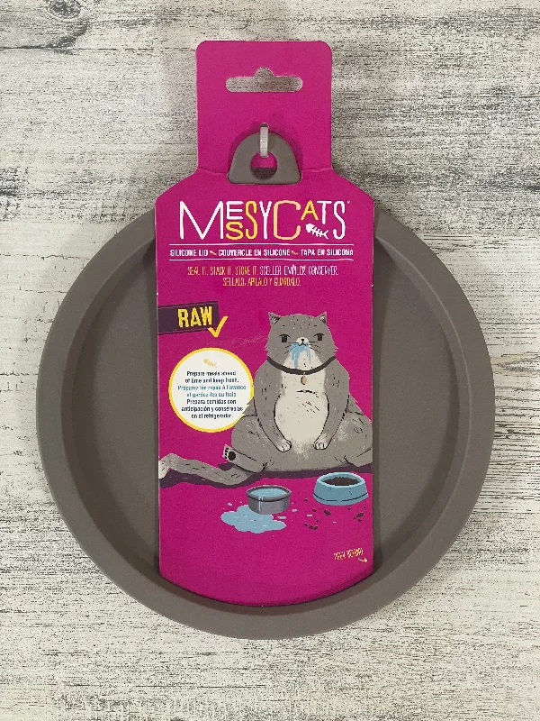    - Indoor cat food  Messy Cats Silicone Lid