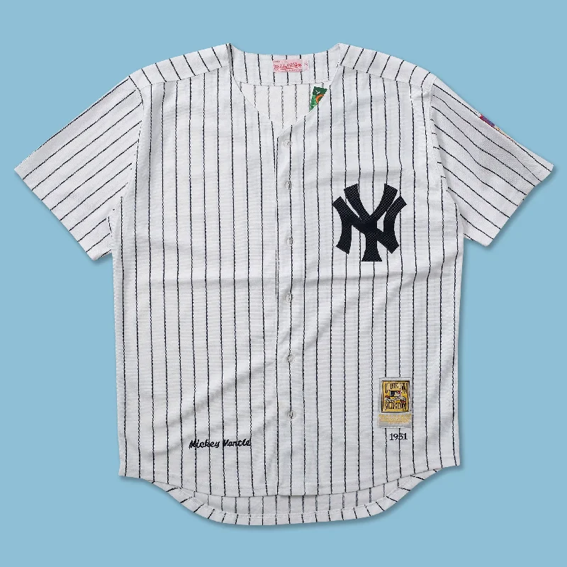 ---New York Yankees Jersey Large