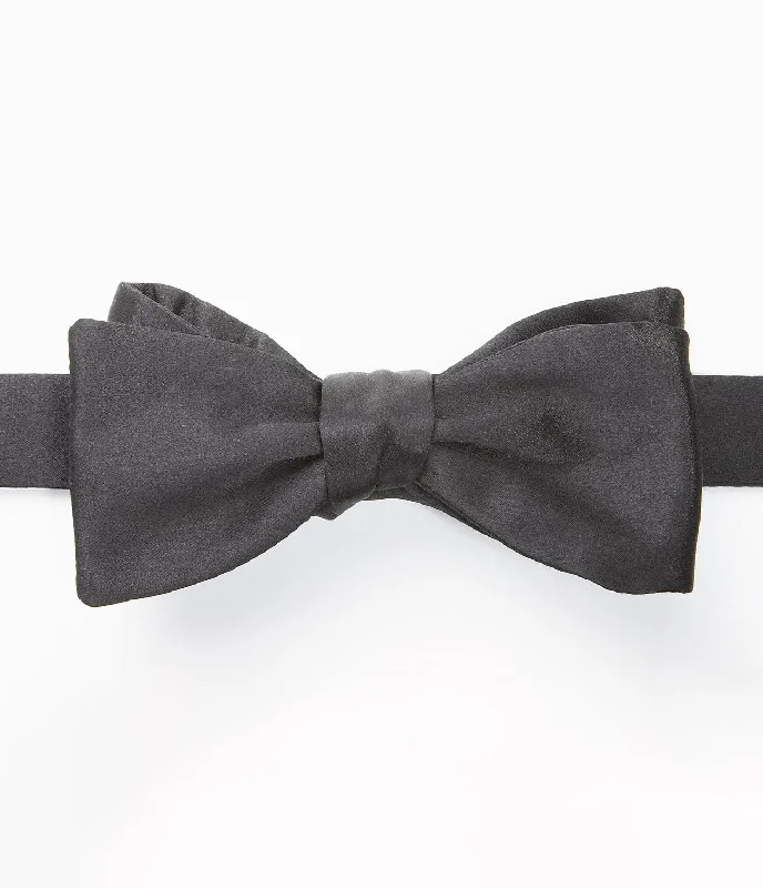 - Automatic induction pet water dispenserPRE-TIED BOW TIE - BLACK SATIN