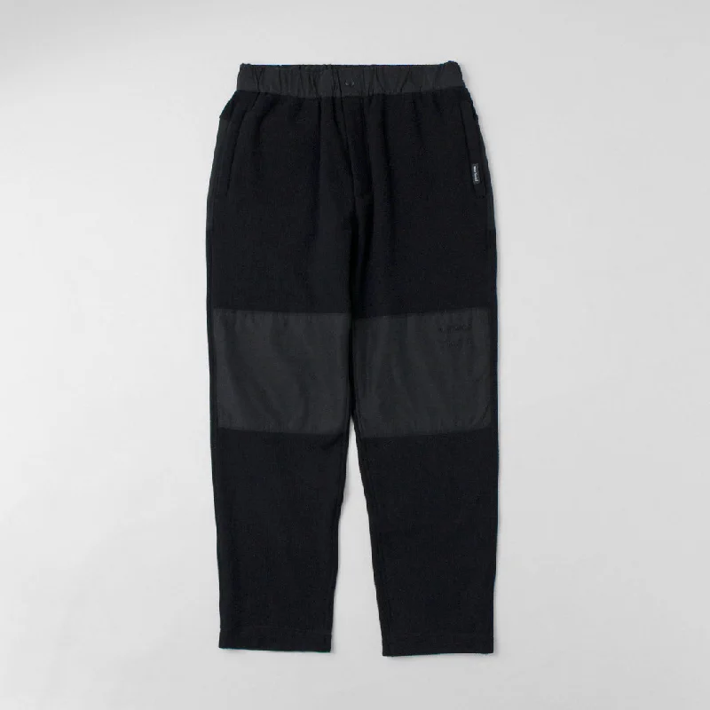 ---WHITE MOUNTAINEERING / WILD THINGS Collaboration Fleece Pants