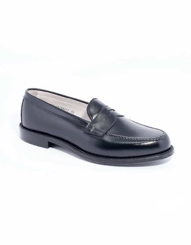 - Automatic temperature adjustment cat bedALDEN LEISURE HAND SEWN CALFSKIN - BLACK