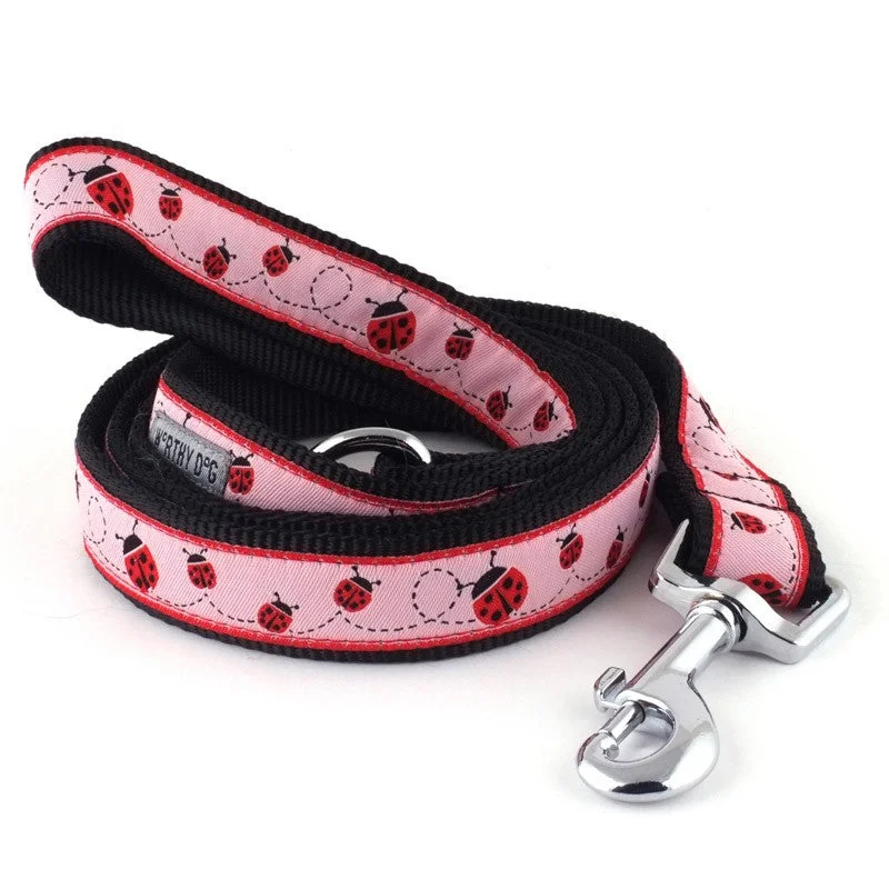  . **Pet comb to remove loose hair**Ladybug Dog Lead